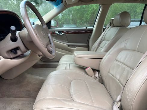 Used 2005 Cadillac De Ville FWD image 15