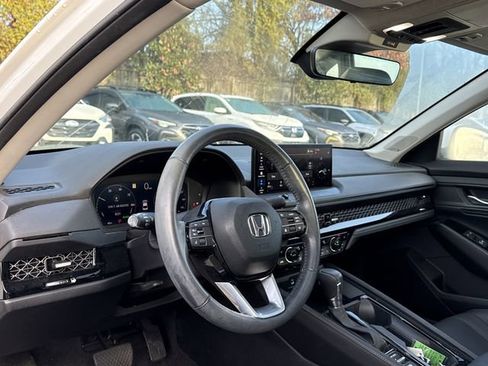 Used 2024 Honda Accord Touring image 7