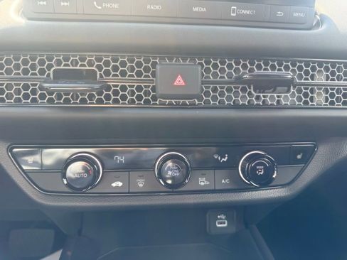 Used 2025 Honda HR-V Sport image 18
