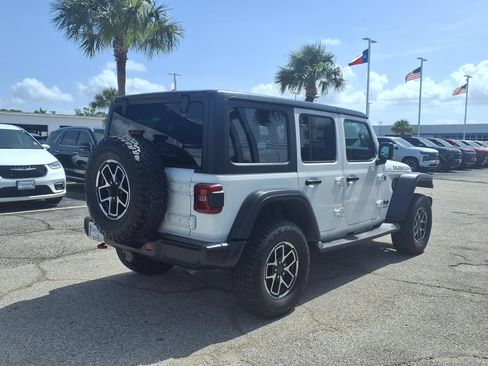 Used 2024 Jeep Wrangler Unlimited Rubicon AWD/4WD image 2