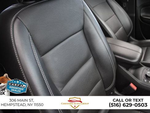 Used 2023 GMC Terrain SLT image 10