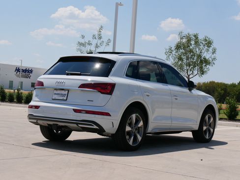 Used 2023 Audi Q5 2.0T Premium Plus w/ Premium Plus Package AWD/4WD image 9