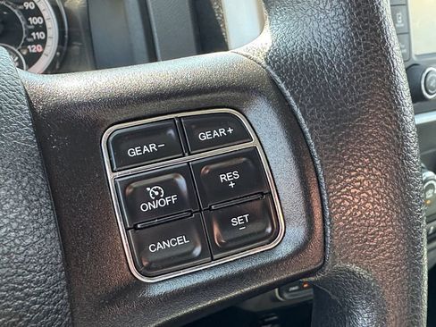 Used 2019 RAM 1500 Classic SLT AWD/4WD image 32