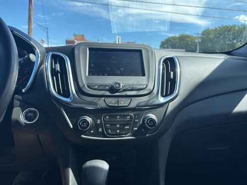 Used 2022 Chevrolet Equinox LT image 23