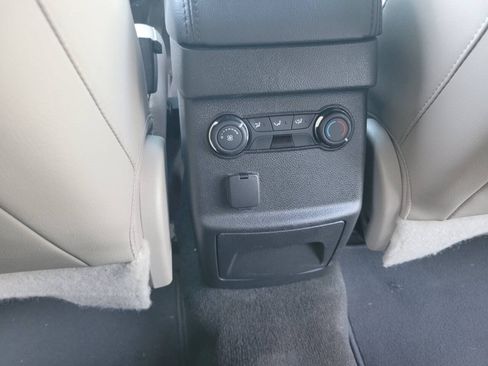 Used 2015 Ford Explorer XLT w/ Equipment Group 202B AWD/4WD image 15