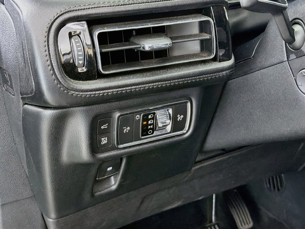 Used 2022 Lincoln Nautilus FWD w/ Premium Package image 13