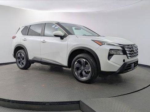 Used 2024 Nissan Rogue SV AWD/4WD image 11
