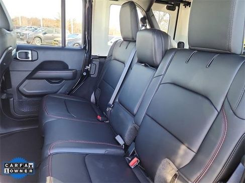 Used 2025 Jeep Wrangler Unlimited Rubicon image 16