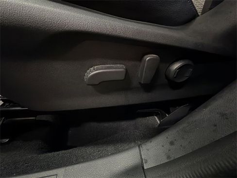 Used 2024 Subaru Forester Premium image 12