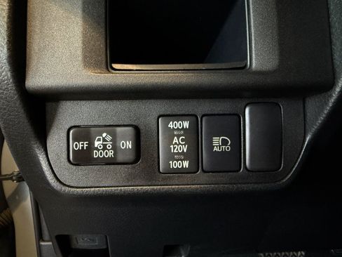 Used 2019 Toyota Tacoma TRD Off-Road AWD/4WD image 35