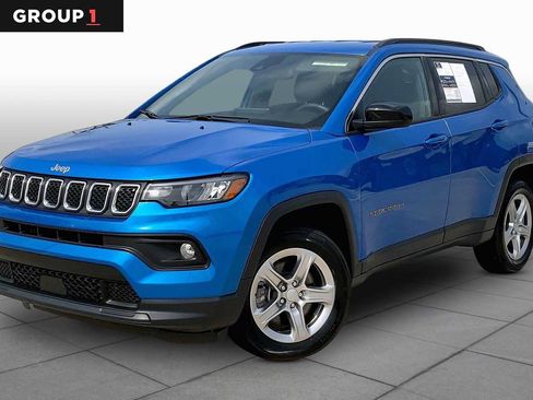 Used 2024 Jeep Compass Latitude AWD/4WD image 1