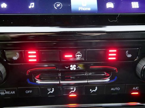 Used 2024 Jeep Grand Cherokee Altitude image 47