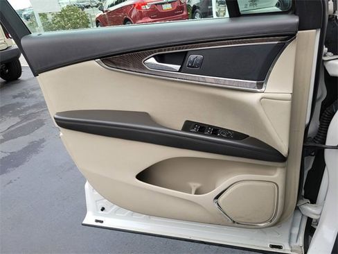 Used 2016 Lincoln MKX Reserve w/ Technology Package image 28