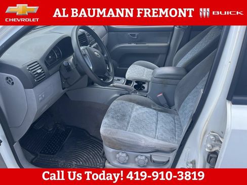 Used 2008 Kia Sorento 2WD image 11