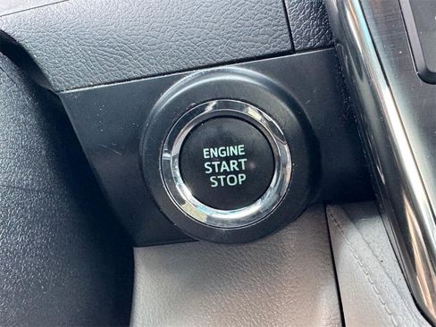 Used 2014 Toyota Camry L image 24