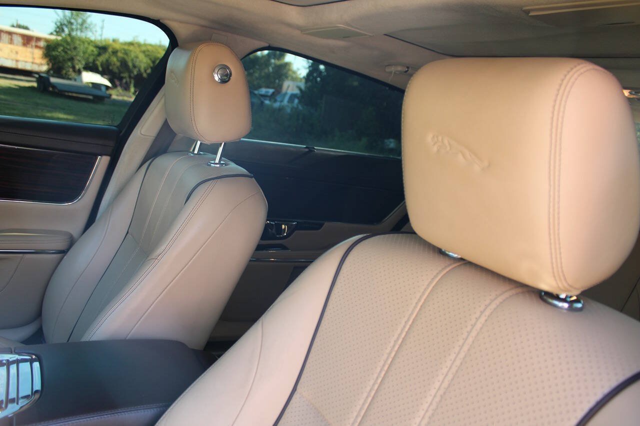 Used 2014 Jaguar XJ L Portfolio RWD image 19