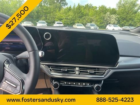 Used 2024 Chevrolet Equinox EV RS w/ LPO, Trailering Package FWD image 10