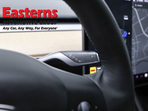 Used 2022 Tesla Model Y Long Range image 13