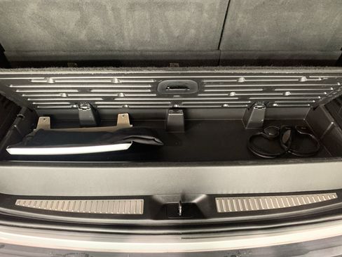 Used 2019 Chevrolet Tahoe Premier RWD image 11