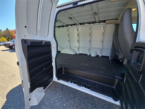 New 2025 Chevrolet Express 2500 w/ Enhanced Convenience Package image 25