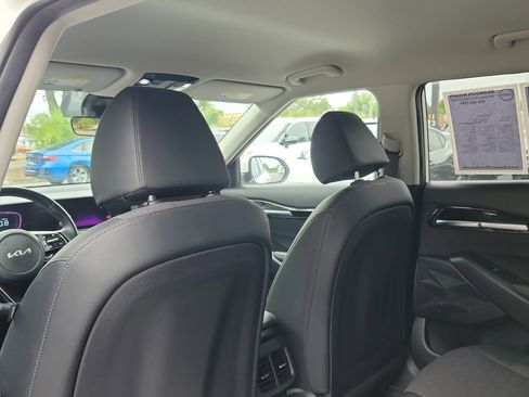 Used 2025 Kia Seltos S FWD image 12