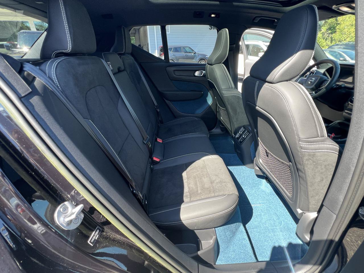 Used 2023 Volvo XC40 Recharge Plus AWD/4WD image 14