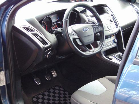 Used 2018 Ford Focus ST image 16