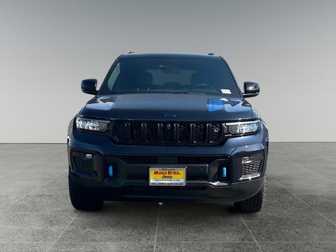 Used 2023 Jeep Grand Cherokee Trailhawk w/ Advanced Protech Group II AWD/4WD image 8