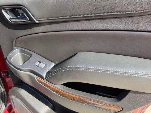 Used 2019 Chevrolet Tahoe LT w/ Luxury Package image 25