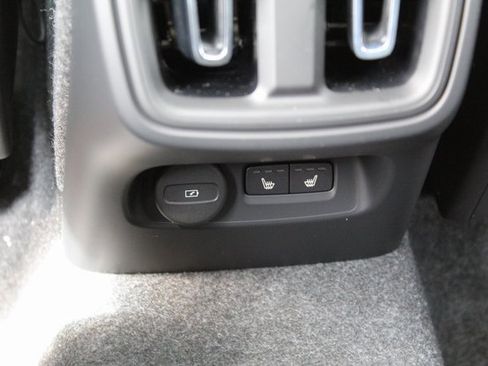 New 2026 Volvo XC40 B5 Plus w/ Protection Package Premier image 15