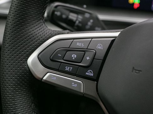 New 2026 Volkswagen Tiguan SE R-Line image 24