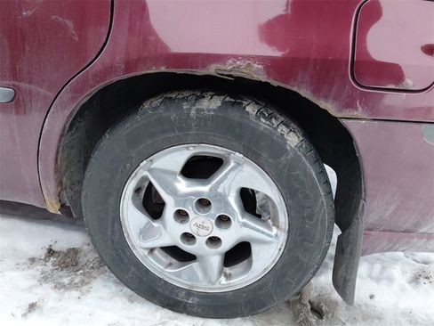 Used 2001 Chevrolet Impala Base w/ Preferred Equipment Group image 16