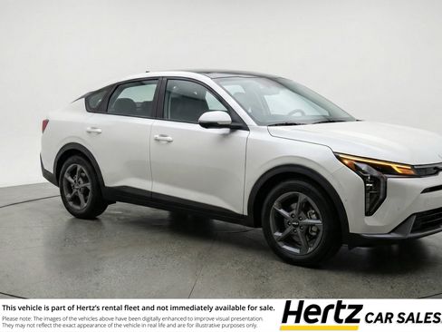 Used 2025 Kia K4 LXS image 1