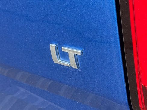 Used 2018 Chevrolet Colorado LT w/ LT Convenience Package RWD image 8