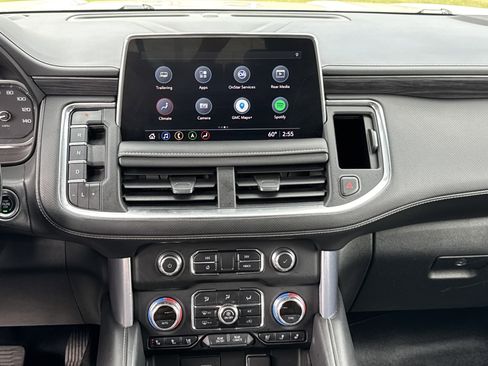 Used 2021 GMC Yukon XL SLT w/ SLT Luxury Plus Package image 17