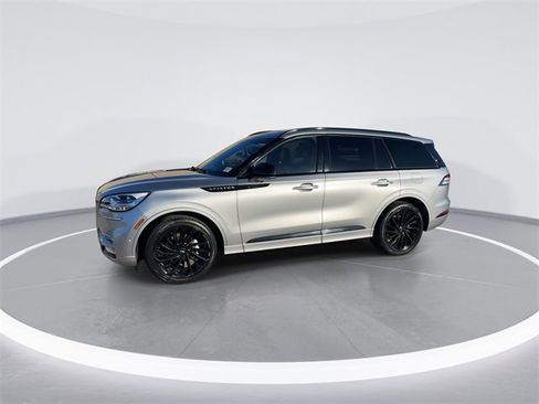Used 2023 Lincoln Aviator Reserve w/ Equipment Group 201A image 3