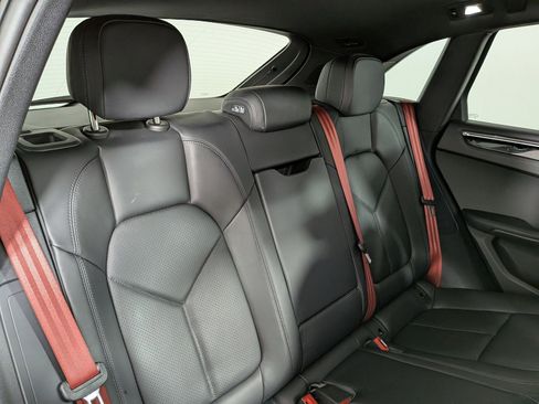 Certified 2025 Porsche Macan S AWD/4WD image 22