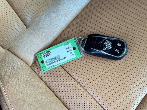 Used 2018 Buick Enclave Essence FWD image 38