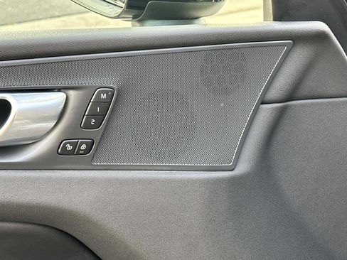 Certified 2025 Volvo XC60 B5 Plus image 17