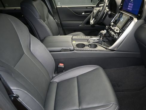 New 2026 Lexus LX 600 4WD w/ Luxury Package image 24