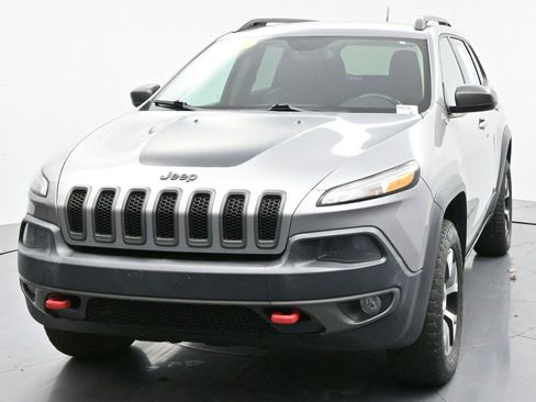 Used 2015 Jeep Cherokee Trailhawk image 3