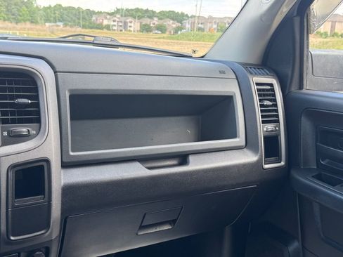 Used 2018 RAM 2500 Tradesman w/ Chrome Appearance Group image 28