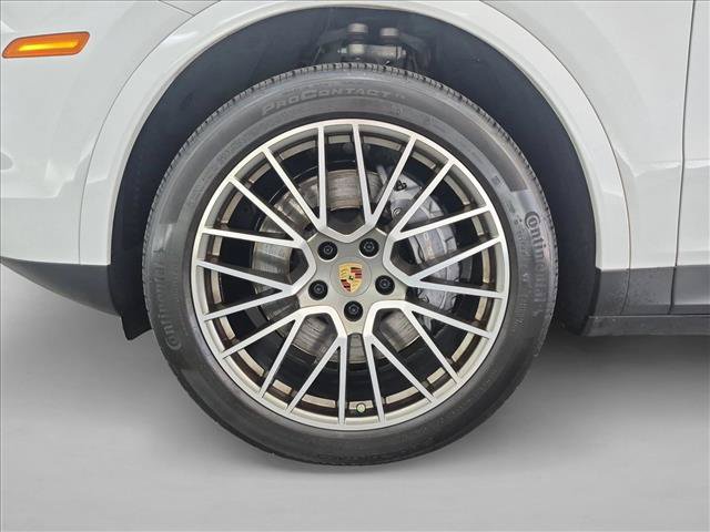 Used 2022 Porsche Cayenne Platinum Edition AWD/4WD image 28