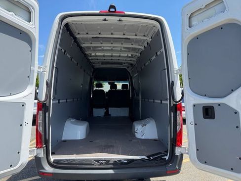 Used 2024 Mercedes-Benz Sprinter 3500 image 8