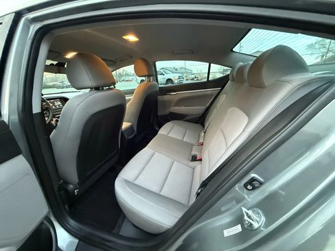 Used 2019 Hyundai Elantra SEL image 11