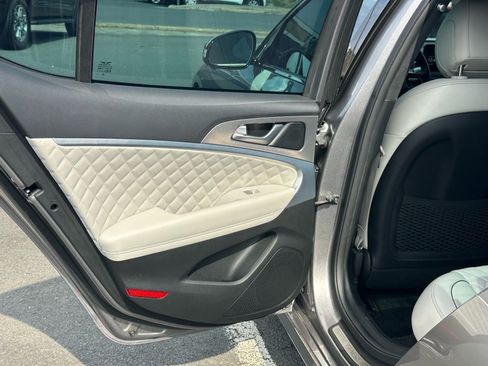 Used 2024 Genesis G70 3.3T Advanced w/ Sport Prestige Package image 21