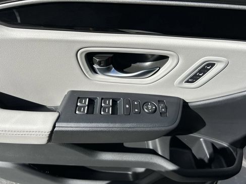 Used 2025 Honda Pilot EX-L image 15