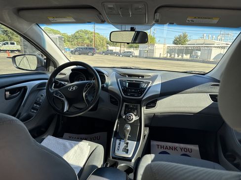 Used 2013 Hyundai Elantra GLS w/ Preferred Pkg image 12