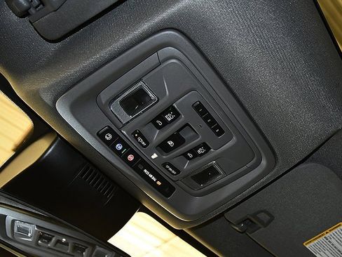 Used 2023 Chevrolet Silverado 1500 RST image 27