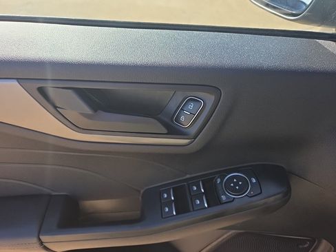 Used 2024 Ford Escape Active image 11